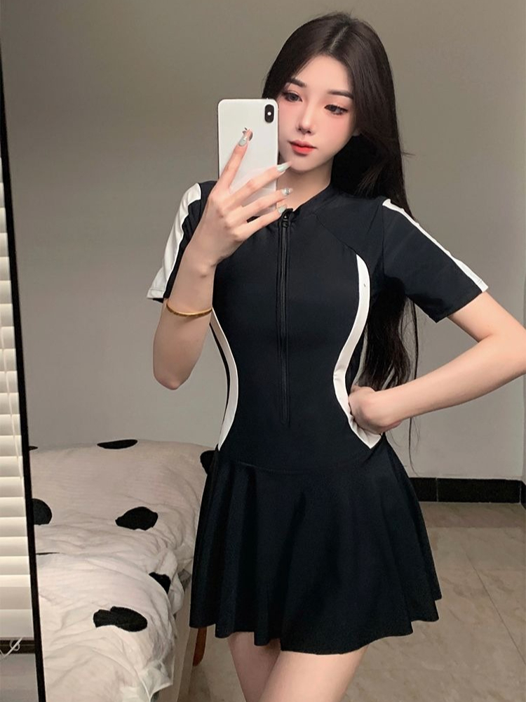 Novo Maiô Feminino Modesto de  - Womens Suit avaliação e preço